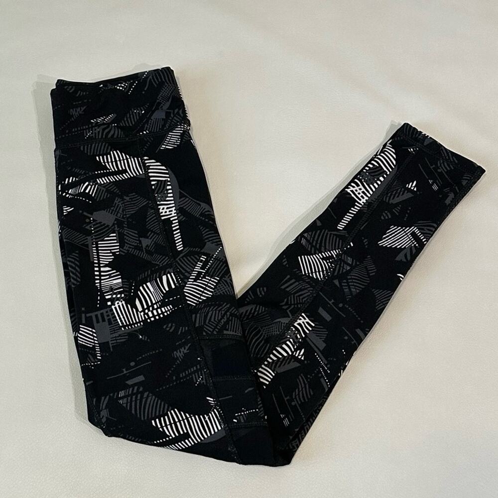 POP Fit Black & White Athletic Leggings